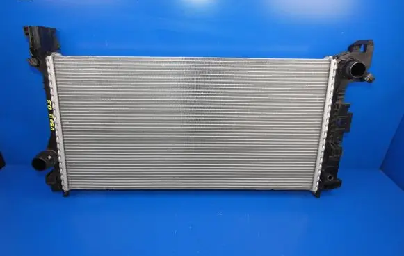 Volvo V60 Coolant radiator 32224829