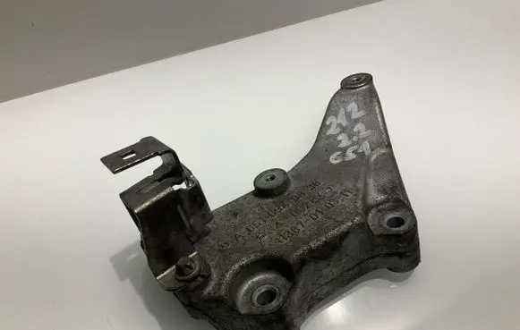 Mercedes-Benz E W212 Engine mounting bracket A6510940039 4002 11387010311