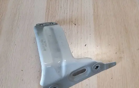 Volkswagen Golf VII Fender mounting bracket 5G0821135B
