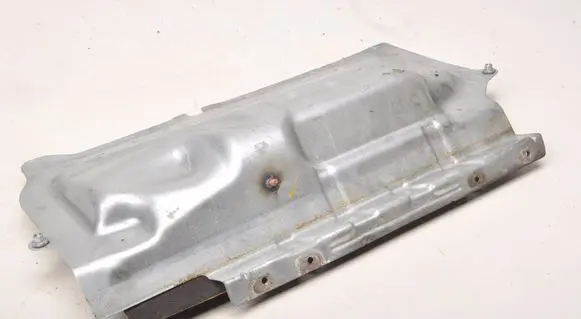 Volvo XC60 Heat shield in engine bay 