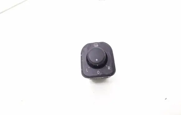 Volkswagen PASSAT B6 Wing mirror switch 1K0959565F
