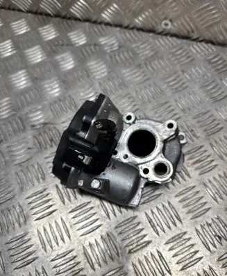 Mercedes-Benz E W212 EGR valve A6511400860 A2C83261000