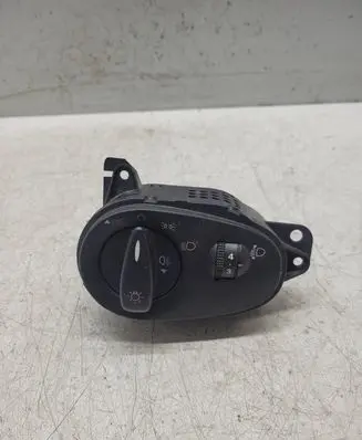 Ford Focus Light switch 4986102
