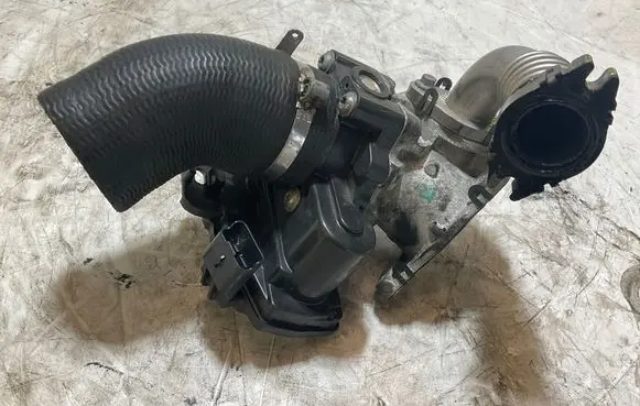Peugeot Boxer Electric throttle body valve 9806625280