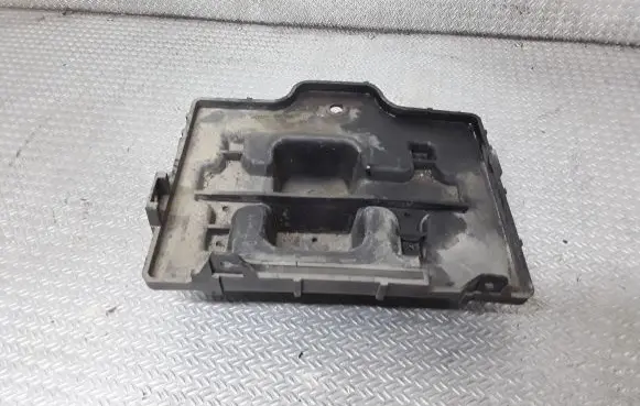 Battery tray