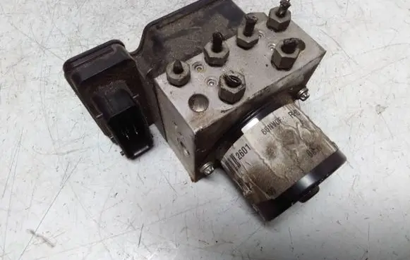 Opel Insignia A ABS Pump 13328651