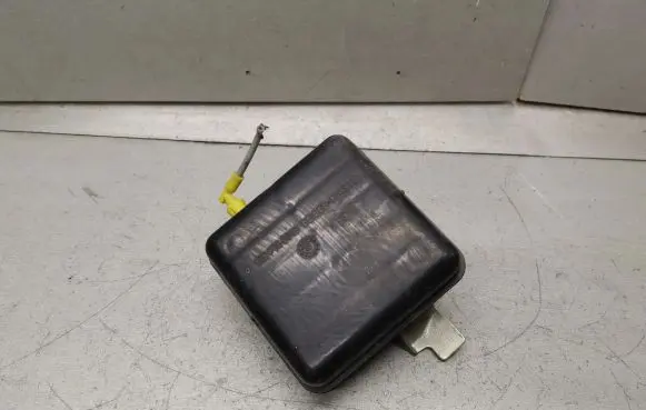 Mercedes-Benz S W140 Vacuum air tank 1298050019