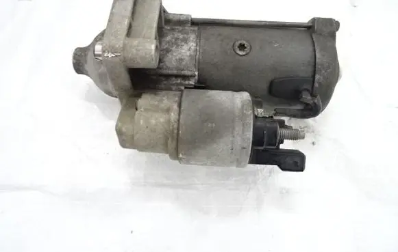 Peugeot 208 Starter motor 9825233080