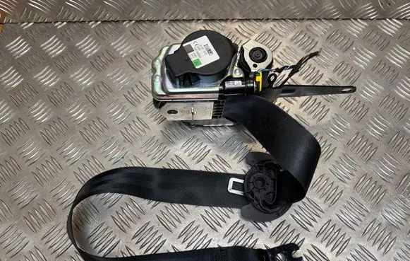 Volkswagen PASSAT B8 Front seatbelt 010R0000 636199000A