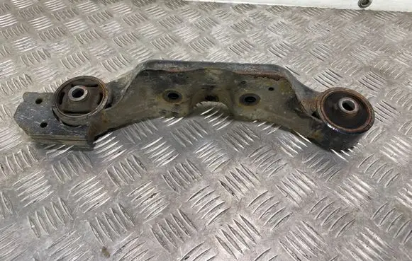 Subaru XV II Rear differential/diff mount bracket 