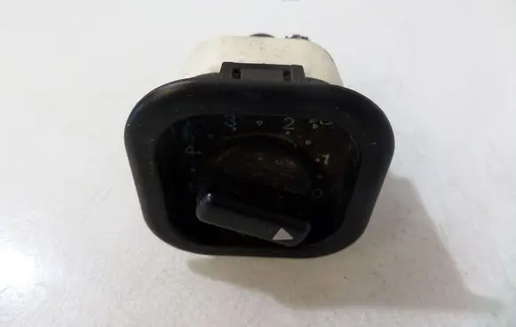 Headlight level adjustment motor