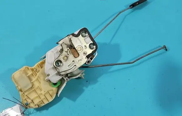 Honda CR-V Front door lock IMPRK1587097