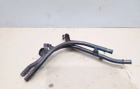 Coolant pipe/hose