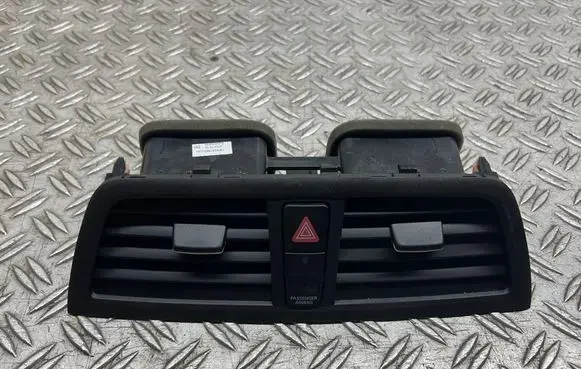 Suzuki SX4 S-Cross Dash center air vent grill 73610 7361061M0