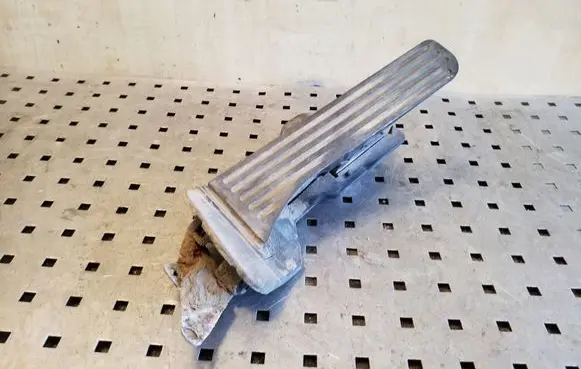 Volkswagen Golf VI Accelerator throttle pedal 1K2721503AJ