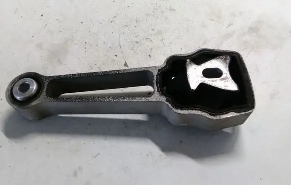 Land Rover Evoque I Engine mount bracket