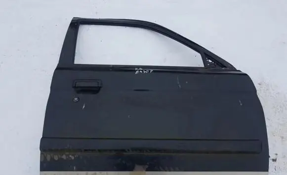 Mitsubishi Pajero Front door juodos