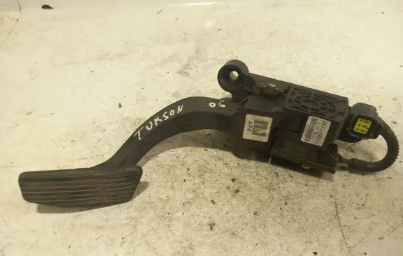 Hyundai Tucson LM Accelerator throttle pedal 327262e930