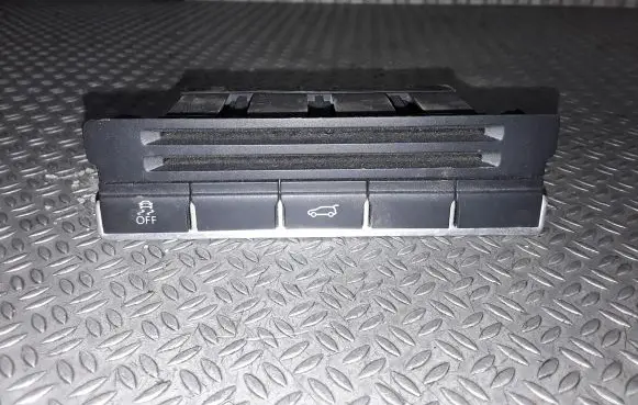 Tailgate opening switch