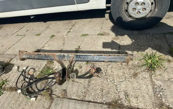 Nissan X-Trail T30 Tie down hook / loop 
