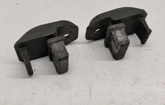 BMW 5 E39 Radiator mount bracket 1740315 17111740315