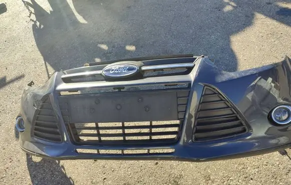 Ford Focus Front bumper BM5117757A