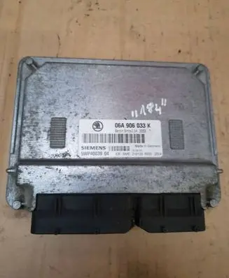 Skoda Octavia Mk1 (1U) Engine control unit/module 06A906033K 5WP4003904