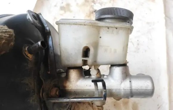 Mazda 626 Master brake cylinder 834-04312