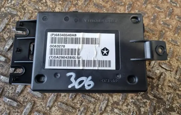 Dodge Challenger Air conditioning/heating control unit 68340540AB P68340540AB
