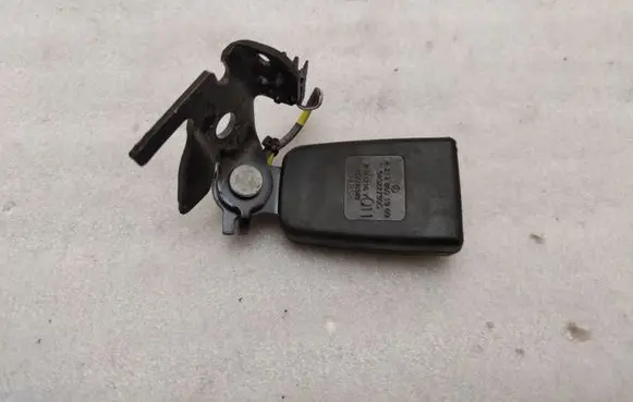 Mercedes-Benz CLS C218 AMG Rear seatbelt buckle A2128601969
