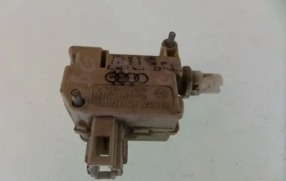Fuel tank cap lock
