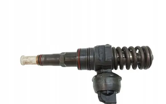 Volkswagen PASSAT B5 Fuel injector 038130073AK