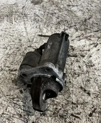 Ford Focus Starter motor 8V2111000BD 31285782