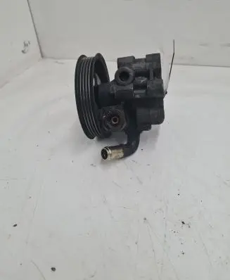 Toyota Avensis T250 Power steering pump 52020