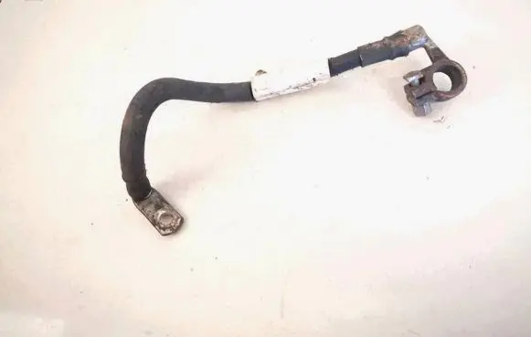 Volkswagen Golf V Positive cable (battery)