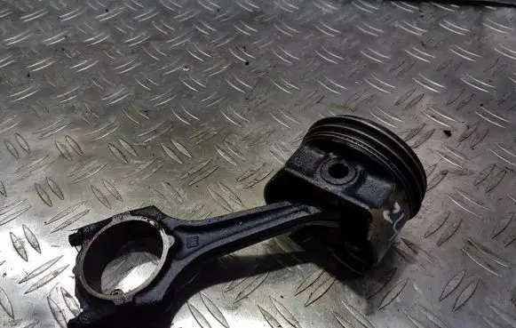 Opel Tigra A Piston with connecting rod