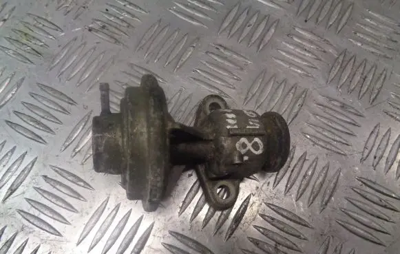 Volkswagen Polo III 6N 6N2 6NF EGR valve