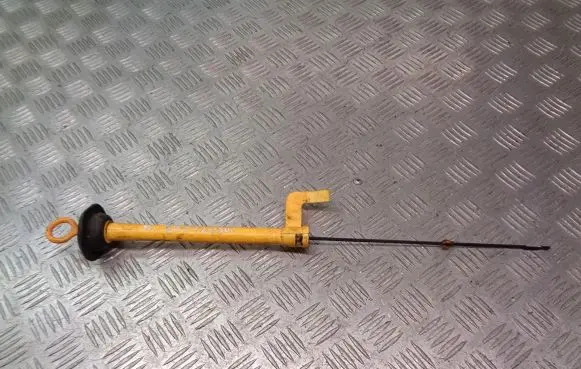 Volkswagen Golf V Oil level dip stick 