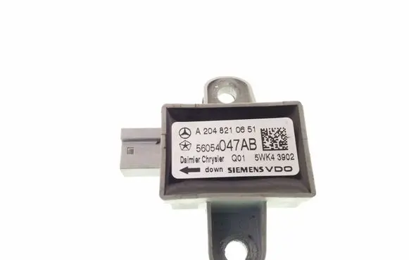 Mercedes-Benz C W204 Airbag deployment crash/impact sensor A2048210651 56054047AB