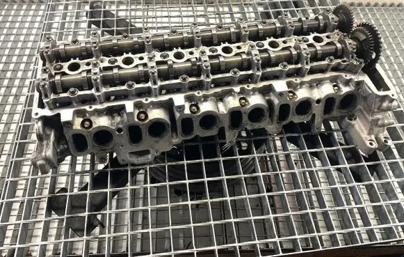 BMW 5 F10 F11 Engine head 7800044