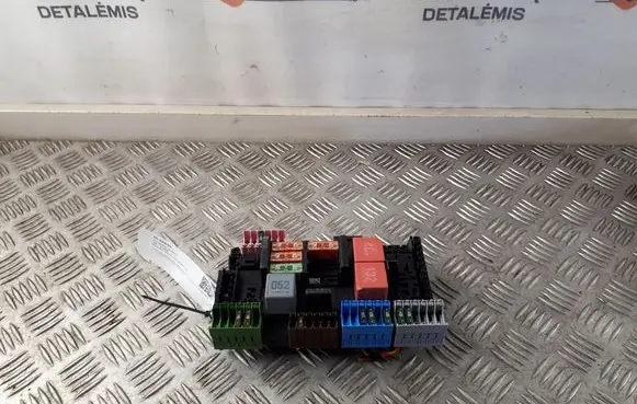 Mercedes-Benz C AMG W205 Fuse module A2139068801