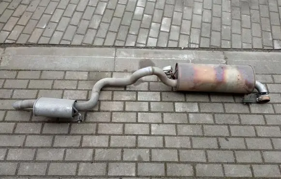 Chrysler Town u0026 Country V Muffler/silencer C15907