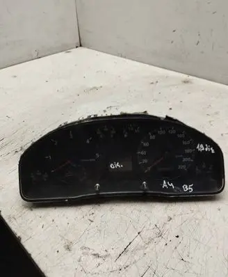 Audi A4 S4 B5 8D Speedometer (instrument cluster)