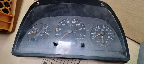 Mercedes-Benz Vito Viano W638 Speedometer (instrument cluster) MB0005429601 110008850031