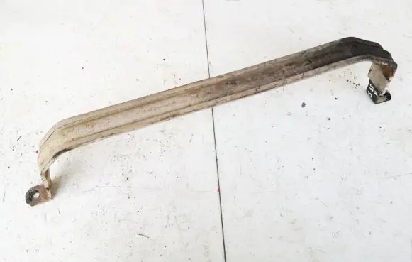 Fuel tank mounting bracket