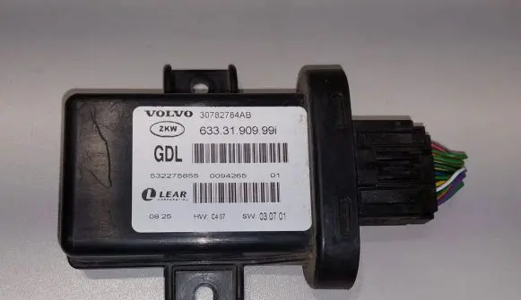 Volvo V70 Engine control unit/module ECU 30782784AB 63331909991 532275855