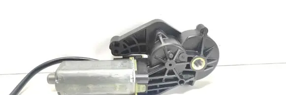 Mercedes-Benz E W211 Seat adjustment motor 82064802