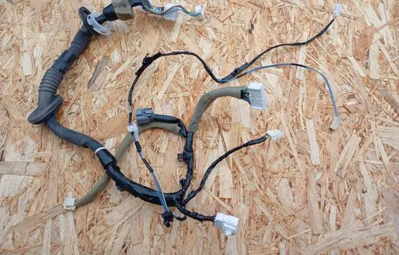 Subaru Outback Front door wiring loom 81820AJ430