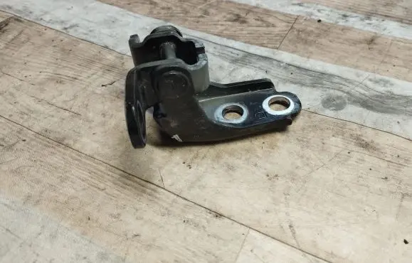 Honda Civic Front door lower hinge 