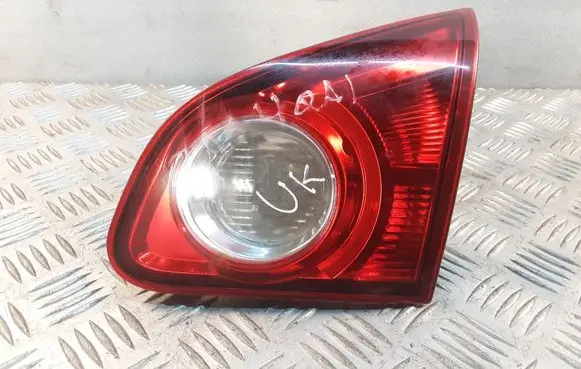 Nissan Qashqai Tailgate rear/tail lights 89071064